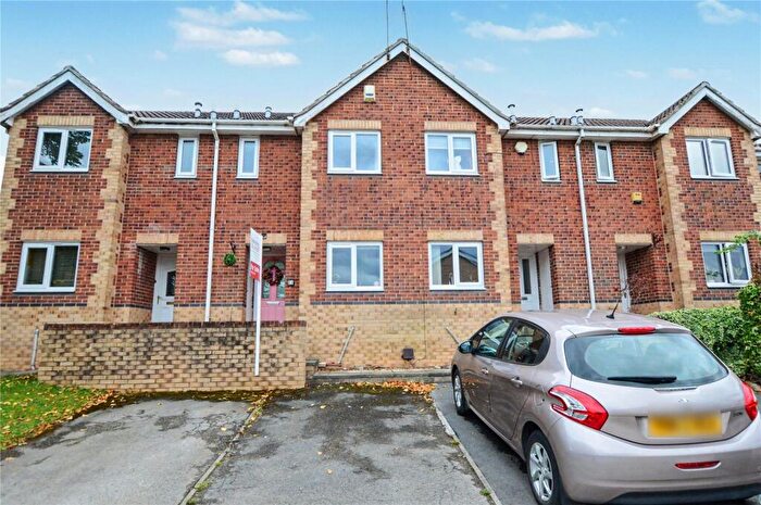 2 Bedroom Town House For Sale In Oulton Drive, Oulton, Leeds, LS26