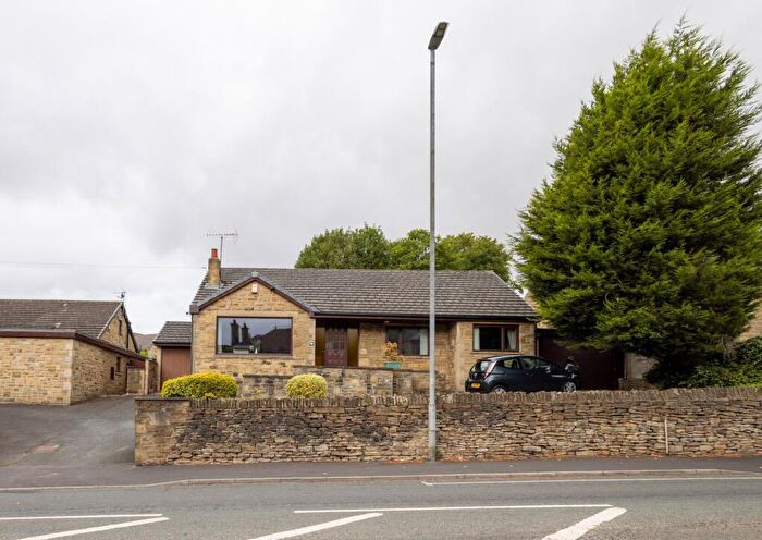 4 Bedroom Bungalow For Sale In Bradford Road, Birkenshaw, Bradford, BD11