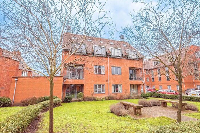 2 Bedroom Flat For Sale In Chancellor Drive, Frimley, Camberley, GU16