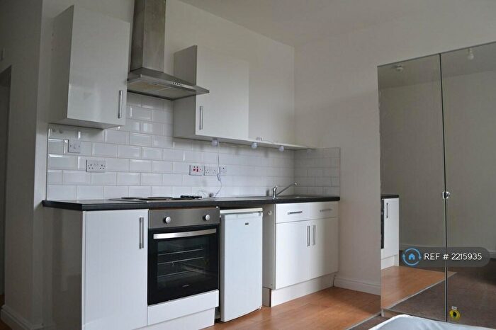 Studio To Rent In Bolton Road, Salford, M6