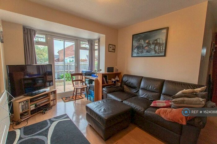 1 Bedroom Terraced House To Rent In Glyndebourne Gardens, Banbury, OX16