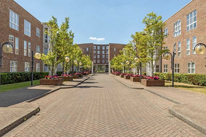 2 Bedroom Flat To Rent In Manbre Road, London, W6