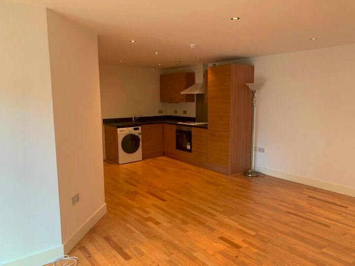 2 Bedroom Apartment To Rent In La Salle Leeds, LS10