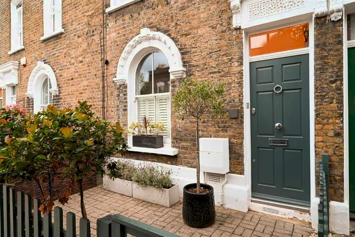 3 Bedroom Terraced House To Rent In Reverdy Road, London, SE1