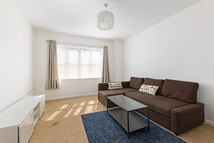 1 Bedroom Apartment To Rent In Ladysmith Road Enfield, EN1