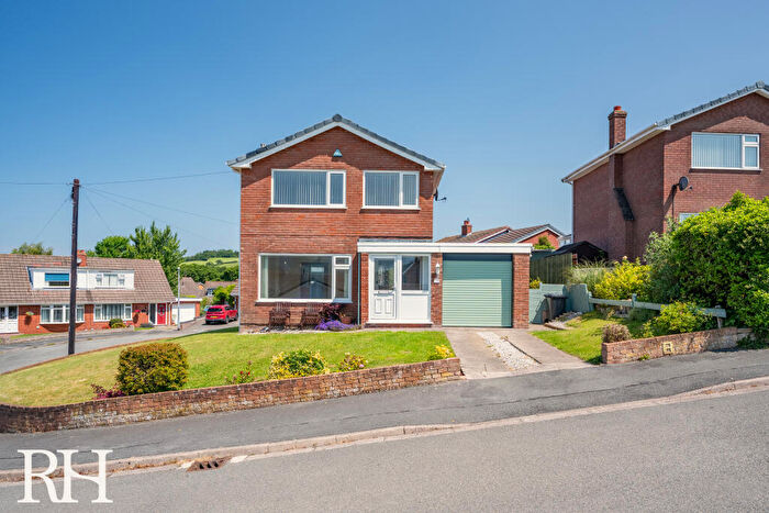 3 Bedroom Detached House To Rent In Ffordd Naddyn, LL28