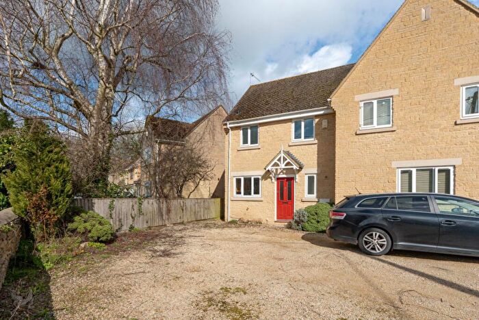 3 Bedroom Semi-Detached House To Rent In The Green, Standlake, OX29