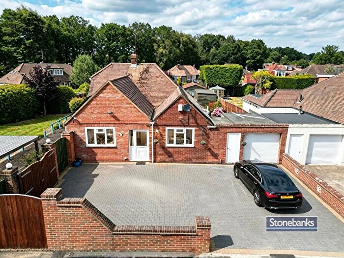 5 Bedroom Detached House For Sale In Newfield Road, Ash Vale, Aldershot, GU12