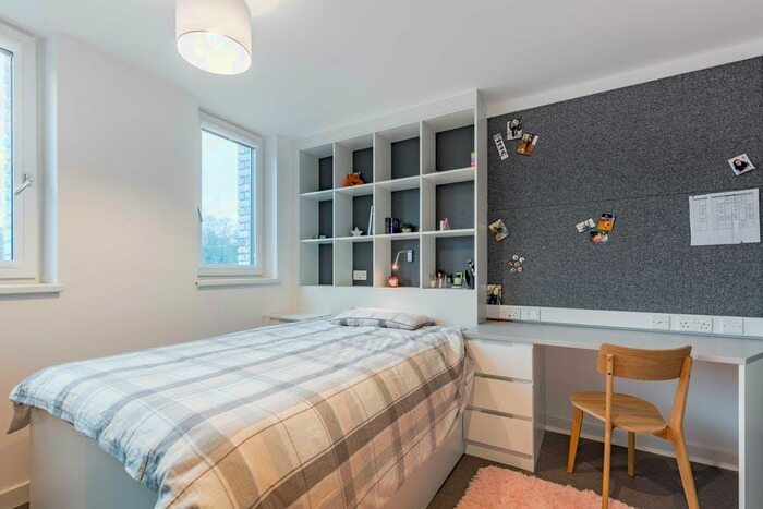 Flat To Rent In Lewes Road, Brighton, BN2