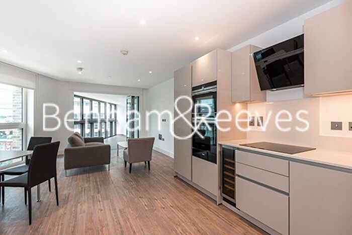 2 Bedroom Flat To Rent In New Drum Street, Aldgate Place, E1