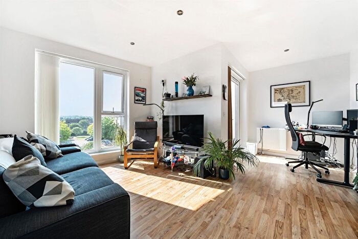 1 Bedroom Flat To Rent In Canning Square, Enfield, EN1