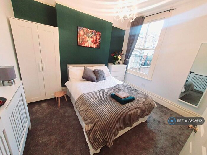 2 Bedroom Flat To Rent In Clapham Junction, London, SW11