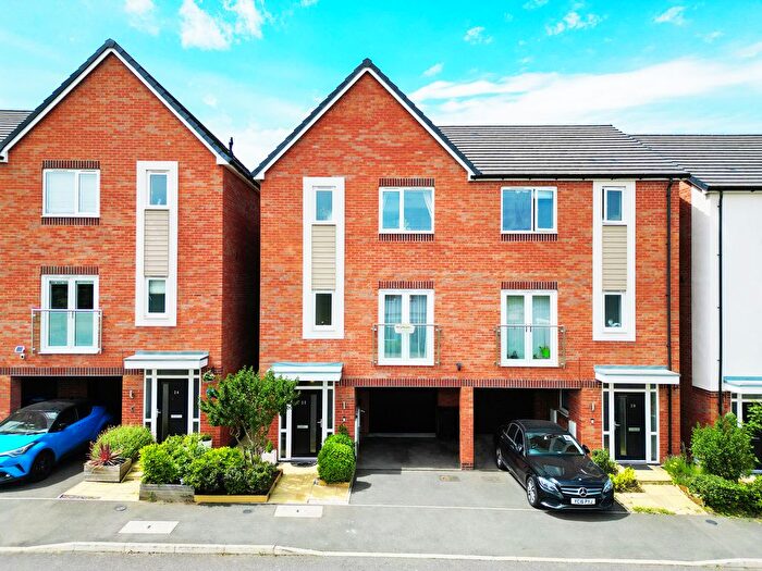 3 Bedroom Semi-Detached House For Sale In Wynne Crescent, Rugby, CV21