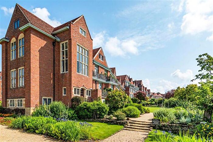 2 Bedroom Flat To Rent In King Edward Vii Apartments, Kings Drive, Midhurst, West Sussex, GU29