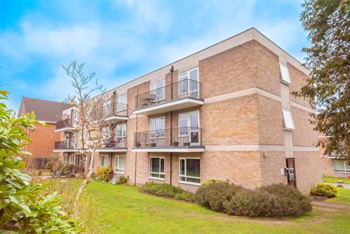 2 Bedroom Apartment For Sale In Upper Park Road, Camberley, GU15