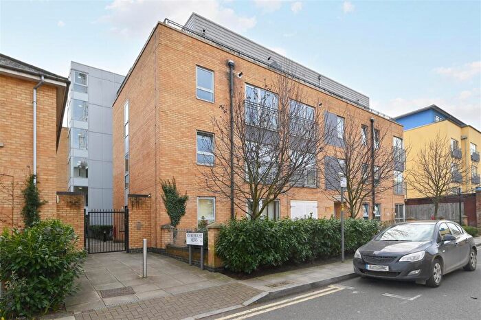 1 Bedroom Apartment To Rent In Vicinity House, Canary Wharf, E14