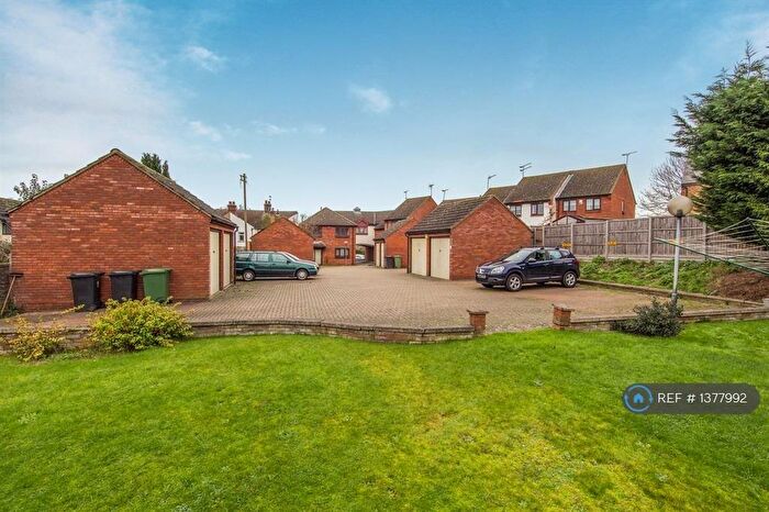 1 Bedroom Flat To Rent In St Annes Road, London Colney, AL2