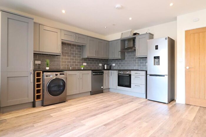 3 Bedroom Apartment To Rent In Clare Road, Grangetown, Cardiff, CF11