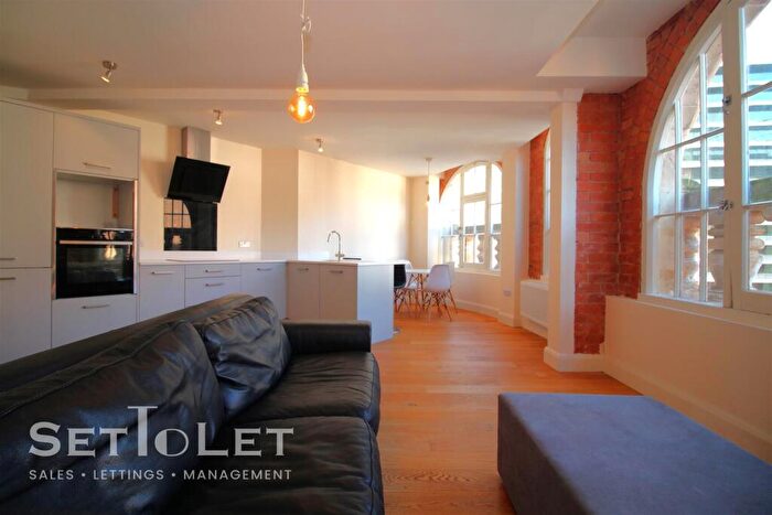2 Bedroom Apartment To Rent In Queens Building, Queen Street, Leicester, LE1