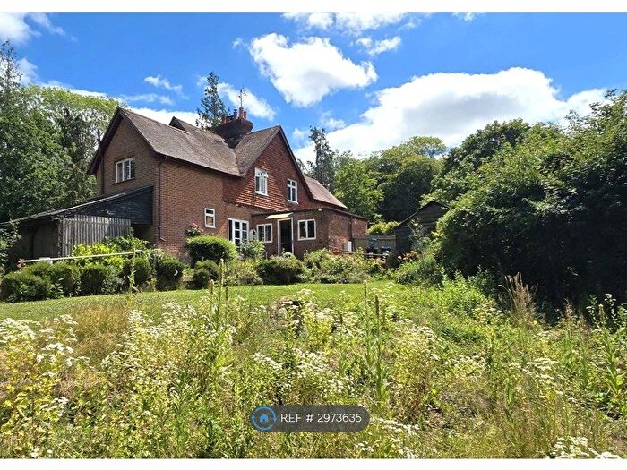 4 Bedroom Semi-Detached House To Rent In Outwood Common, Redhill, RH1