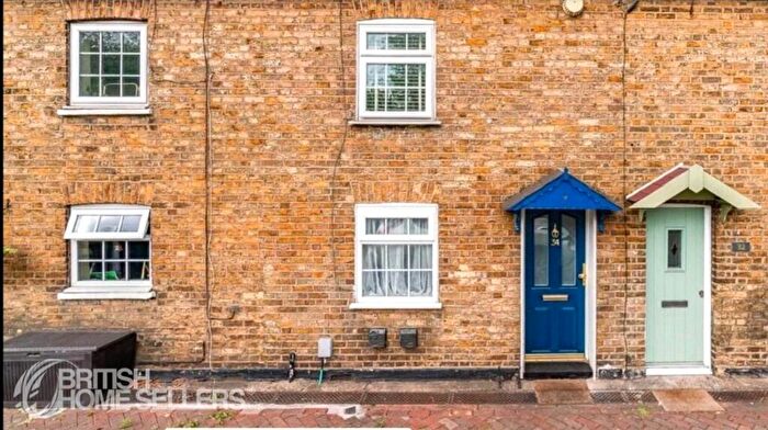2 Bedroom Terraced House For Sale In Hertingfordbury Road, Hertford, Hertfordshire, SG14