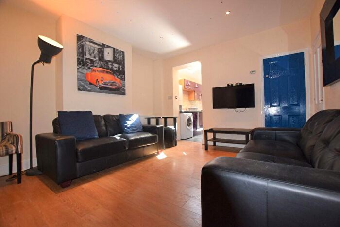 6 Bedroom Semi Detached House To Rent In Guildford Road, CT1