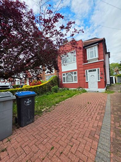 4 Bedroom Semi-Detached House To Rent In Wembley, HA0