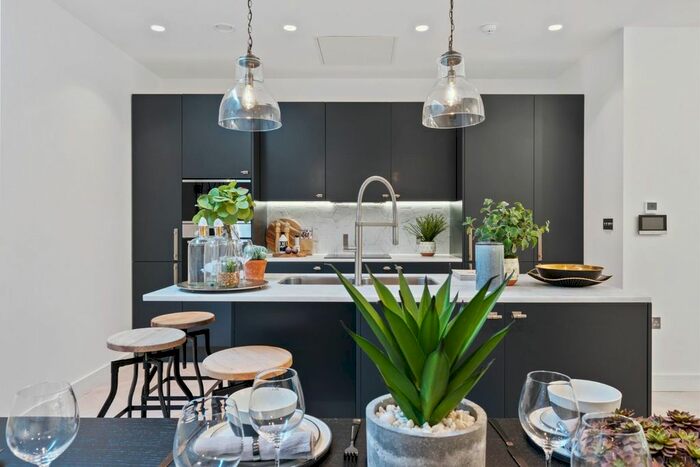 4 Bedroom Property To Rent In Mandrell Road, London, SW2