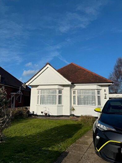 3 Bedroom Detached Bungalow To Rent In Charming /-Bedroom Bungalow In Prime Hill View Location – Newly Renovated!, BH10