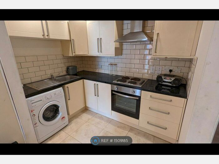 2 Bedroom Flat To Rent In Randolph Road, Reading, RG1