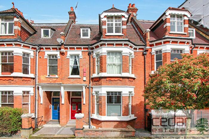 2 Bedroom Flat To Rent In Inglewood Road, West Hampstead, NW6