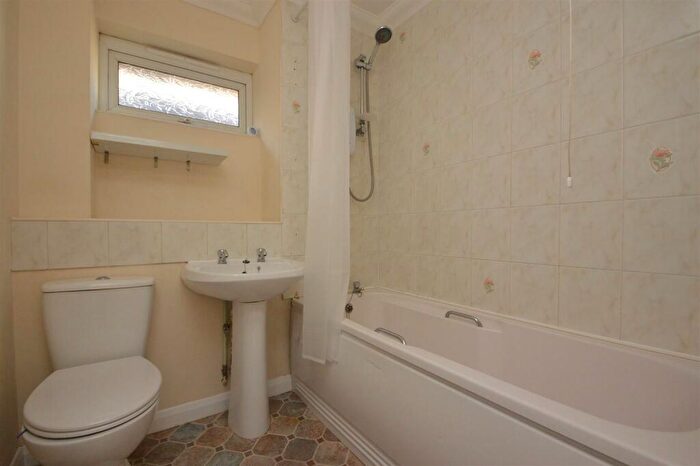 2 Bedroom Semi-Detached House For Sale In Central Ryde, PO33