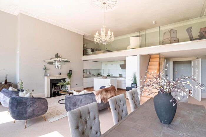 2 Bedroom Apartment For Sale In Marlborough Buildings, Bath, BA1