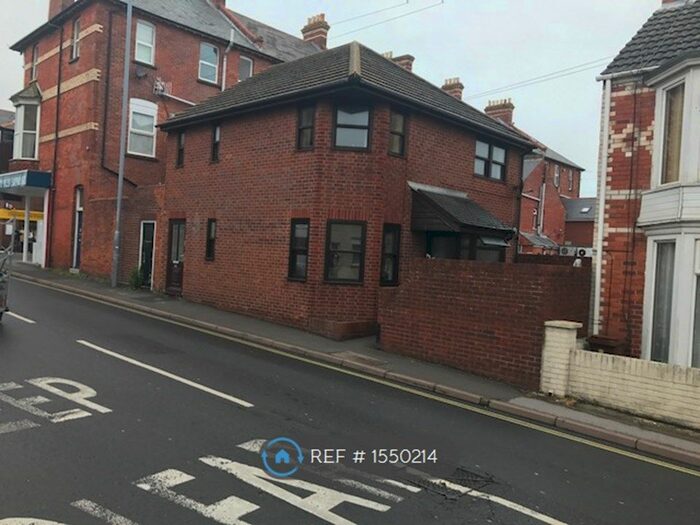 1 Bedroom Flat To Rent In Newstead Road, Weymouth, DT4