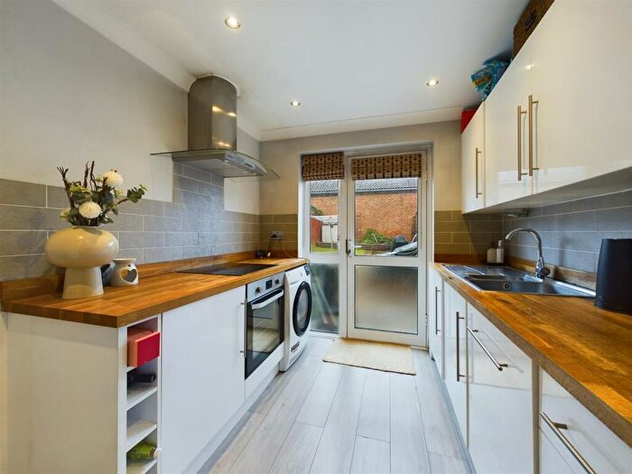 3 Bedroom Terraced House For Sale In Coalport Way, Tilehurst, Reading, RG30