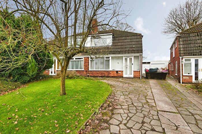 3 Bedroom Semi Detached House For Sale In Pages Close, Sutton Coldfield, B75