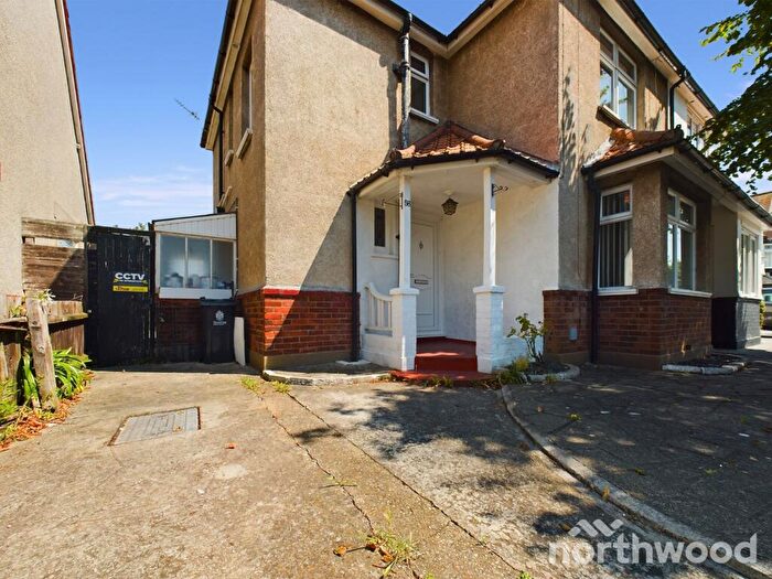 3 Bedroom Semi-Detached House To Rent In Kings Avenue, Holland On Sea, CO15