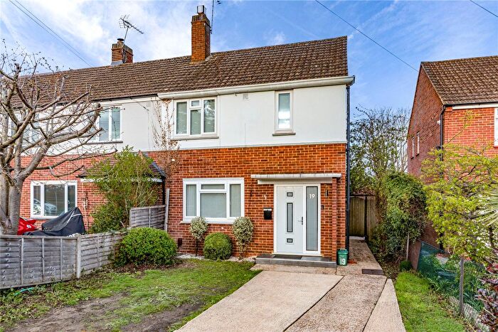 2 Bedroom End Terrace House For Sale In Addlestone, Surrey, KT15