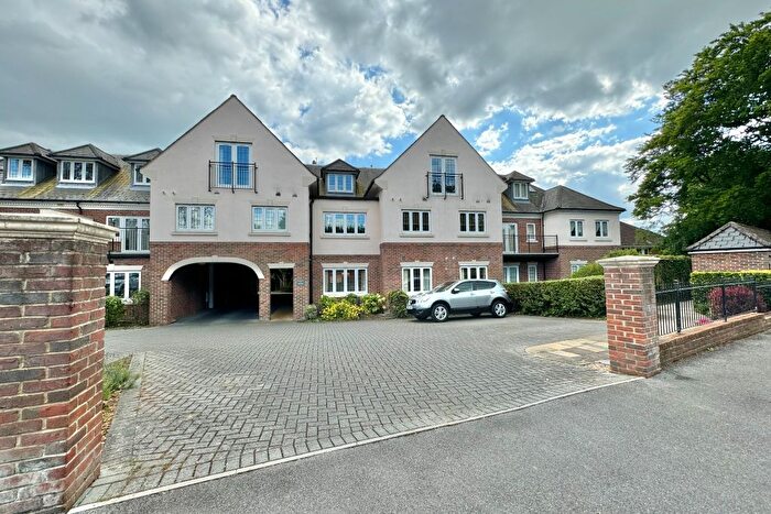 2 Bedroom Flat For Sale In Flagstaff House, Heath Road, Locks Heath, SO31