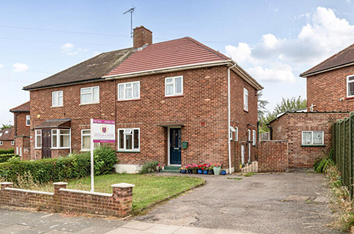 3 Bedroom Semi-Detached House For Sale In Nupton Drive, Barnet, EN5