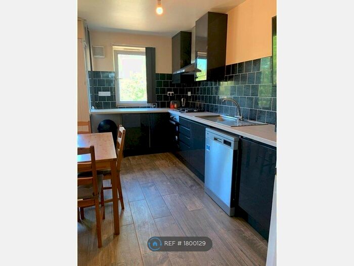 4 Bedroom Maisonette To Rent In Bromfield Court, London, SE16