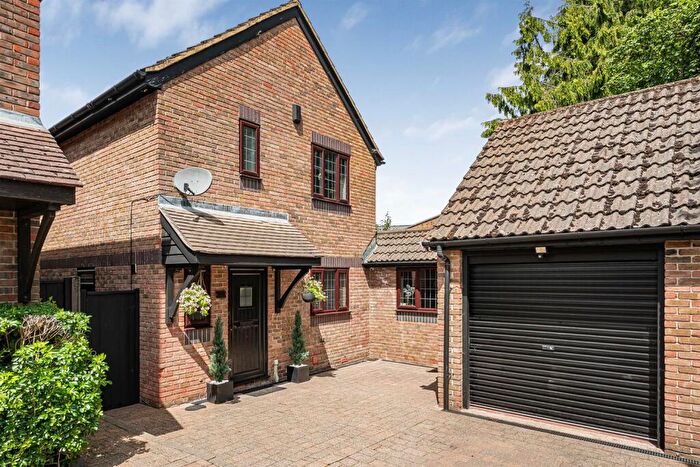 3 Bedroom House For Sale In Ivy Place, Lane End, HP14