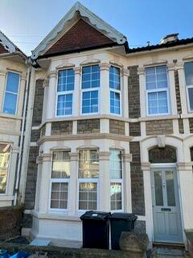 2 Bedroom Maisonette To Rent In Brentry Road, Bristol, BS16