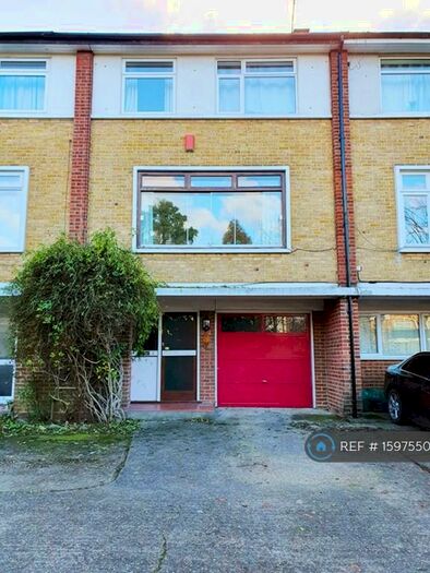 4 Bedroom Terraced House To Rent In Albemarle Road, Beckenham, BR3