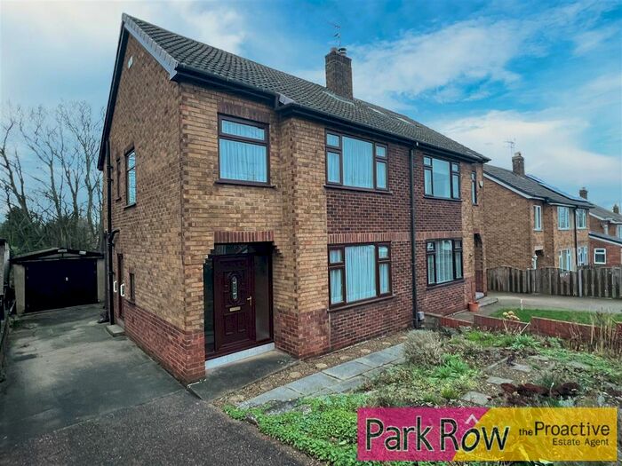 3 Bedroom Semi-Detached House For Sale In Camp Mount, Pontefract, WF8
