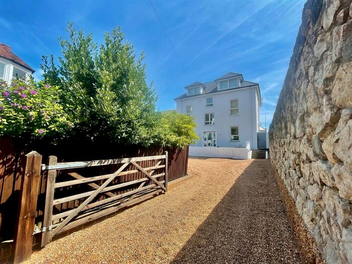 2 Bedroom Flat To Rent In The Riviera, Sandgate, Folkestone, CT20