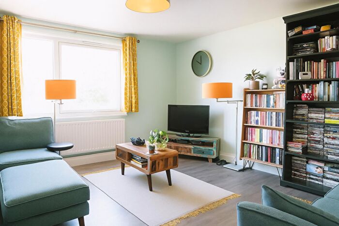 3 Bedroom Apartment To Rent In Priory Crescent, Crystal Palace, London, SE19