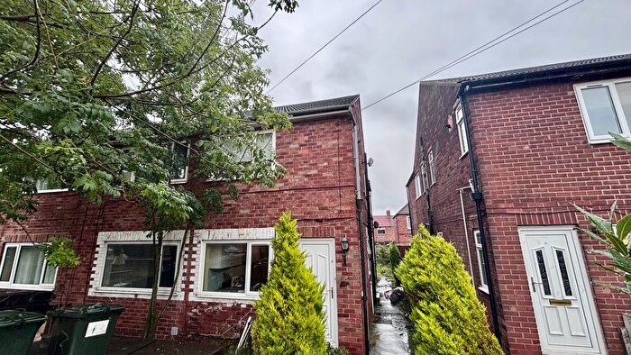 3 Bedroom Flat To Rent In Gillies Street, Newcastle Upon Tyne, NE6