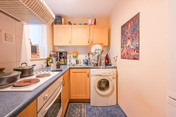 Studio For Sale In Discovery Walk, Wapping, London, E1W