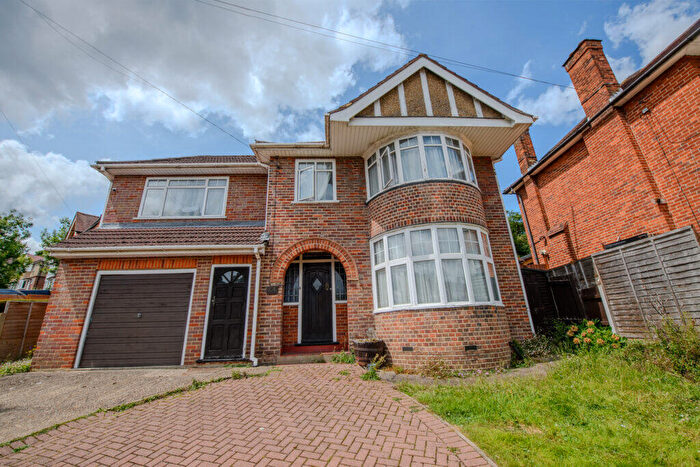 4 Bedroom Detached House For Sale In Whitelands Road, High Wycombe, HP12